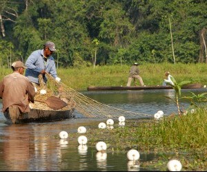 Fishing Source: flickr.com by Agencia de Noticias do Acre